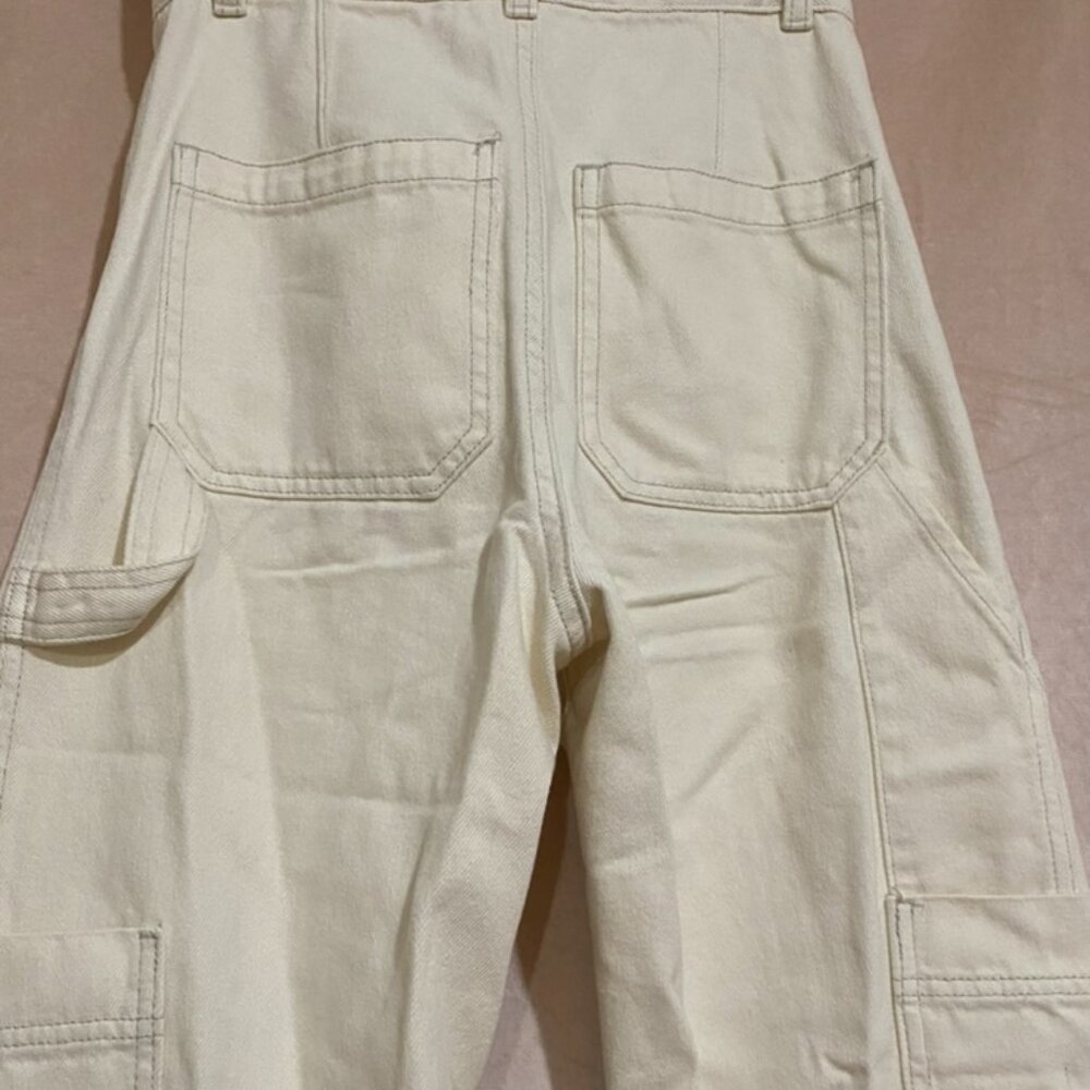 H&M carpenter pants/loose fit cargo pocket jeans, cream/off white
